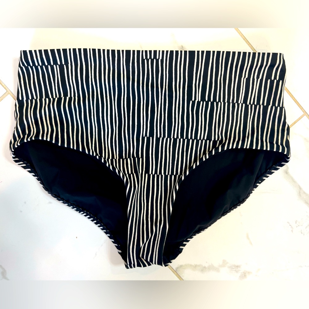 Athleta Black White Pattern High Waist Swim Bikini Bottom Medium